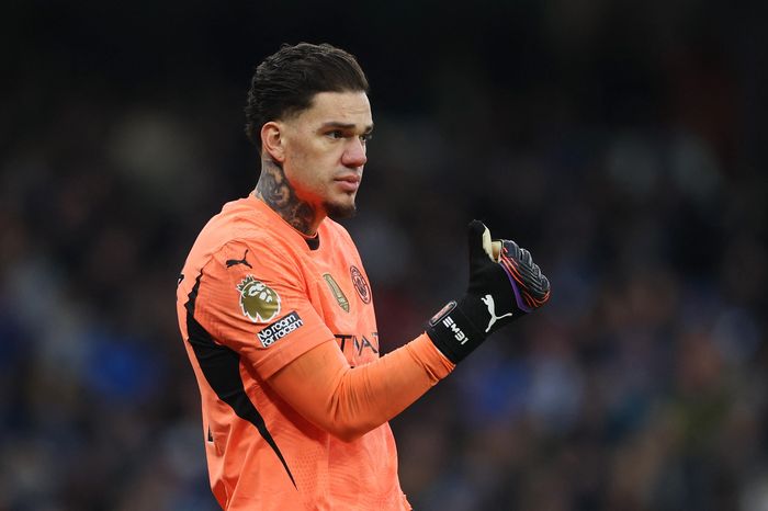 CĐV Man City đòi bán Ederson