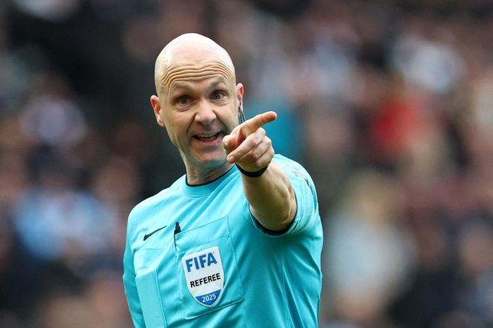 Lý do MU không bị thổi phạt đền trước Arsenal