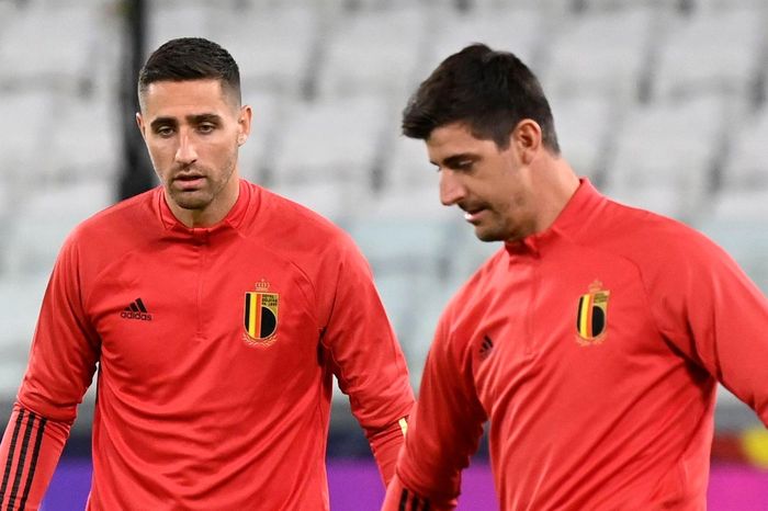 Courtois làm náo loạn tuyển Bỉ