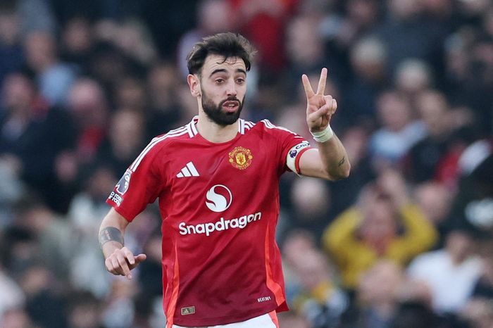 Keane, hãy để yên cho Bruno Fernandes đá