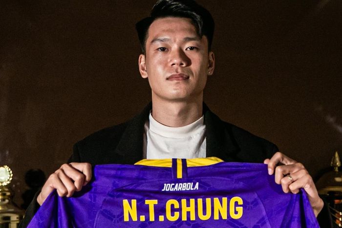 Thành Chung ký hợp đồng với Hà Nội FC đến 2030