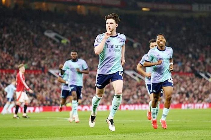 Một trận hòa mà Man.United và Arsenal… cùng thua