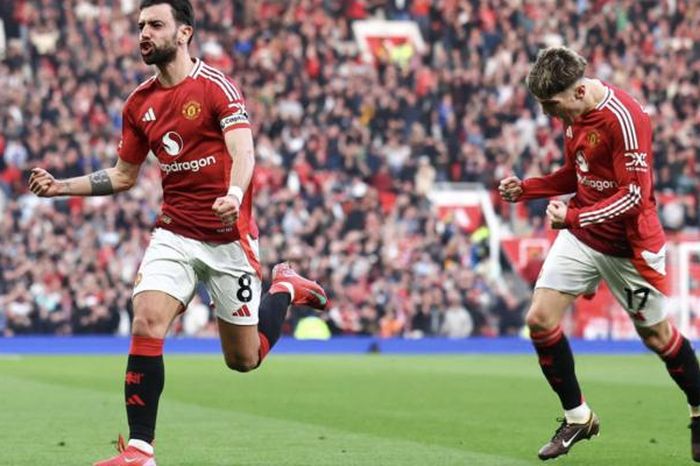 Chia điểm với Arsenal, MU vẫn ngụp lặn ở nửa cuối bảng xếp hạng