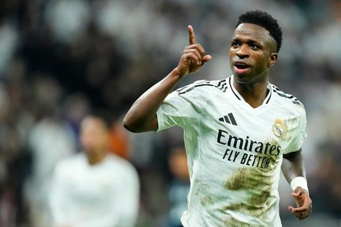 Vinicius sắp vượt qua huyền thoại Ronaldo