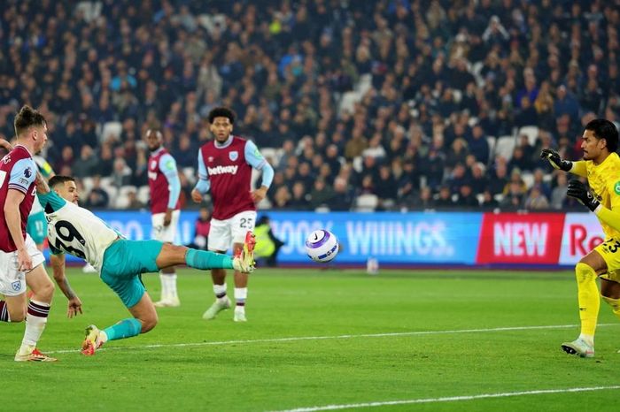 Kết quả bóng đá hôm nay 11/3: Đánh bại West Ham, Newcastle áp sát tốp 4