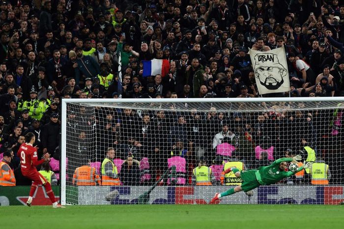 Cận cảnh loạt luân lưu giữa PSG và Liverpool