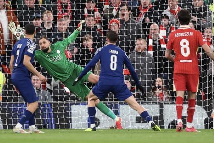 Thủ môn Donnarumma sắm vai người hùng, PSG loại Liverpool tại Anfield