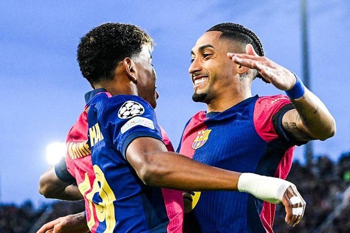 Lamine Yamal rực sáng, Barcelona bay vào tứ kết C1