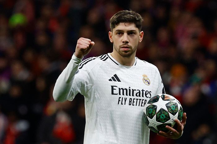 Real Madrid vào tứ kết Champions League sau loạt luân lưu