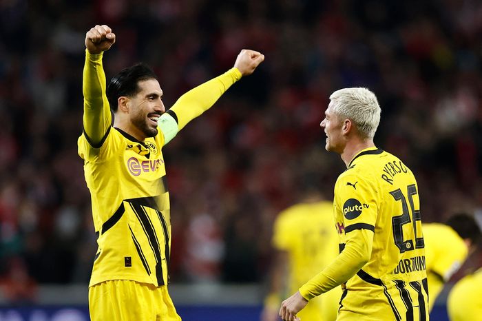 Dortmund tái lập kỳ tích tại Champions League sau 11 năm