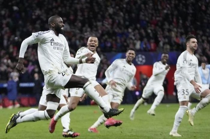 Xác định 4 cặp tứ kết Champions League 2024/25