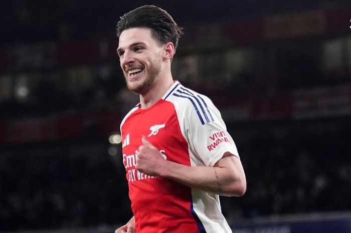 Arsenal vào tứ kết Champions League với tỷ số 9-3