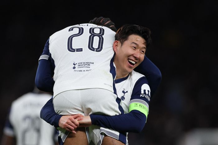 Son Heung-min sắm vai người hùng thầm lặng