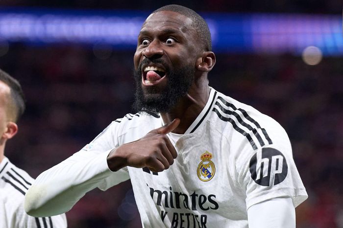 Rudiger chọc giận CĐV Atletico