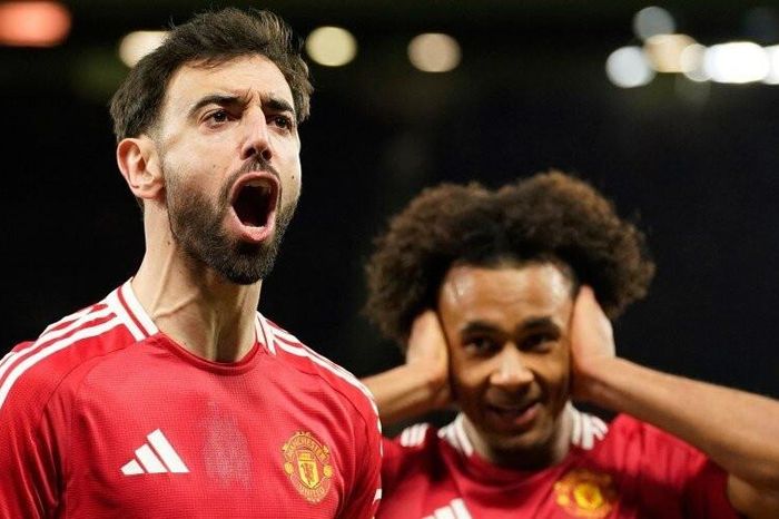 Bruno Fernandes lập hat-trick, MU vùi dập Real Sociedad