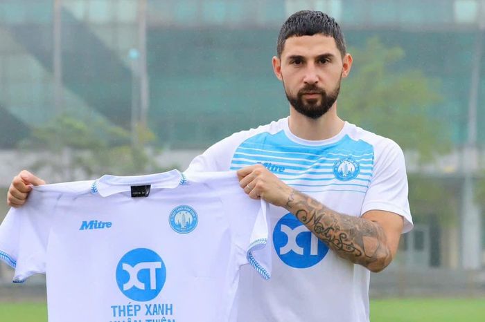 Cầu thủ Việt kiều đổ về V-League, đối tác của Xuân Son ngồi chơi