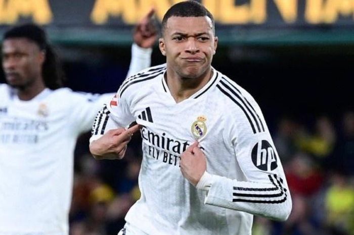 Real Madrid chiếm ngôi đầu La Liga