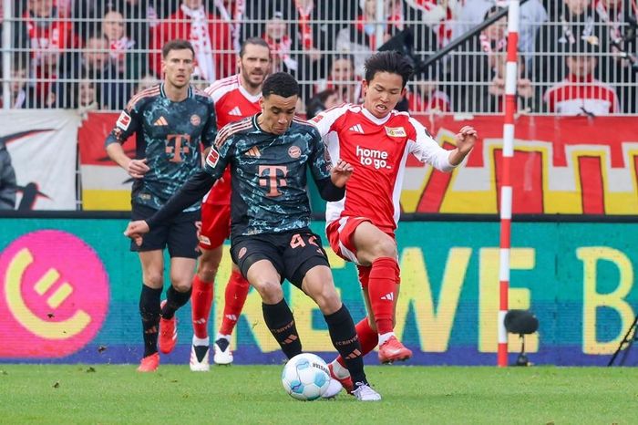 Bayern Munich đánh rơi chiến thắng, Leverkusen reo vui