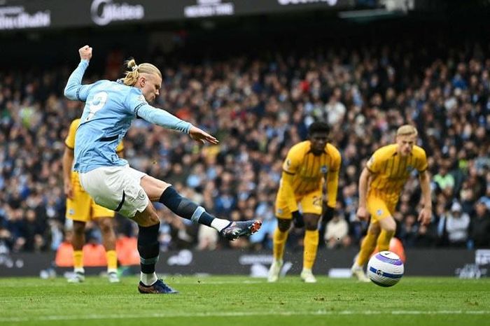 Chia điểm với Brighton, Man City xa dần top 4