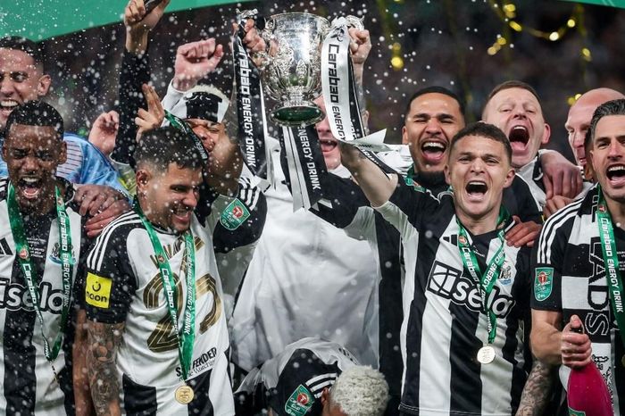 Nước mắt trong ngày Newcastle giải cơn khát danh hiệu sau 70 năm