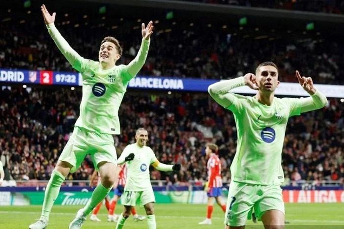 Barcelona ngược dòng ngoạn mục thắng 4-2 tại Atletico Madrid