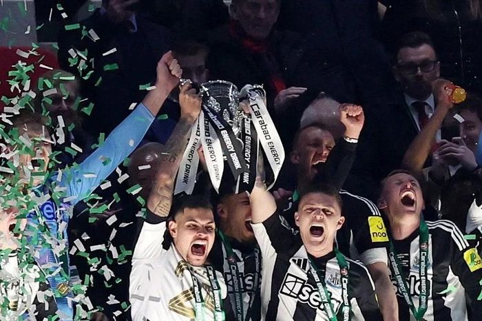 Hạ bệ Liverpool, Newcastle United vô địch Cúp Liên đoàn Anh