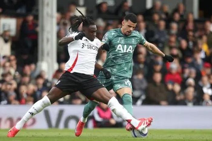Fulham thắng dễ Tottenham