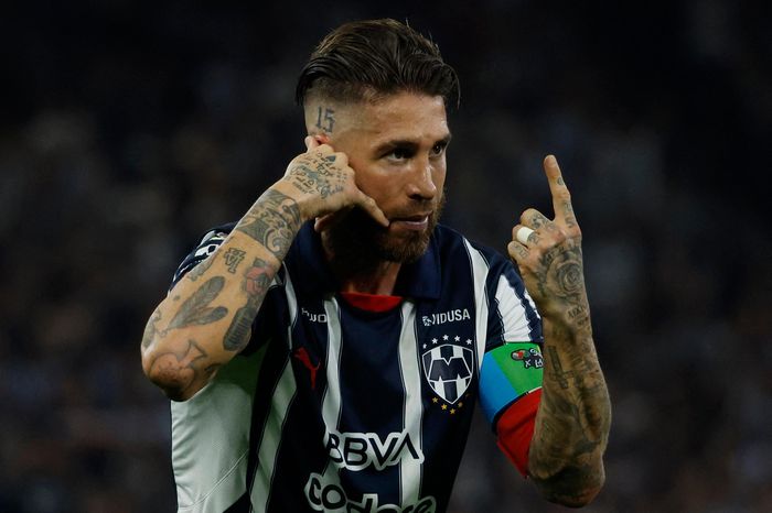 Phản ứng của Ramos sau khi nhận thẻ đỏ