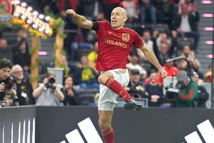 Đội huyền thoại Bayern với Robben, Ribery đè bẹp Real Madrid 4-0