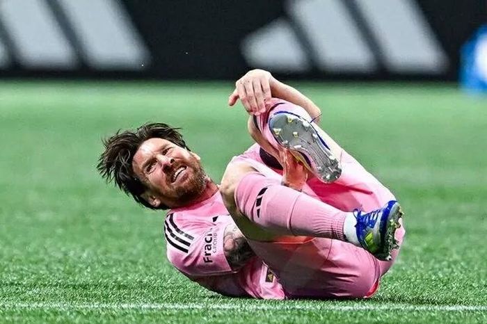 Chấn thương nhẹ, Messi rút khỏi đội tuyển Argentina