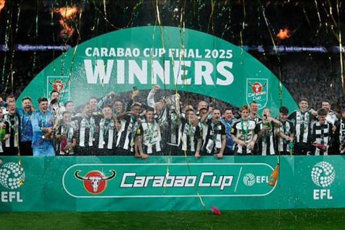 Newcastle giải tỏa cơn khát danh hiệu sau 70 năm