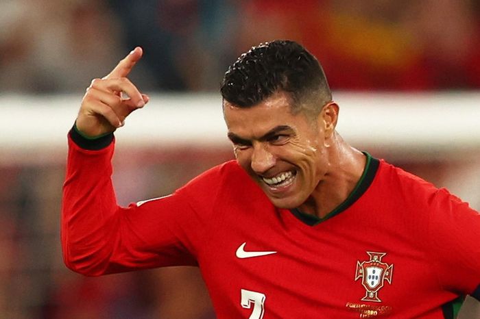 'Bồ Đào Nha nguy cơ sụp đổ khi Ronaldo giải nghệ'
