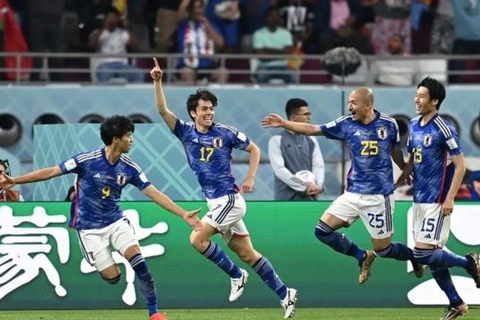 Đội tuyển nào sẽ giành vé đầu tiên dự World Cup 2026?