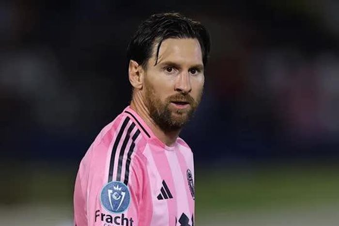 Barca gây sốc với kế hoạch 'tái hôn' với Lionel Messi