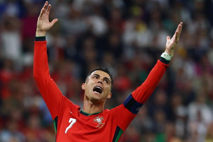 Ai dám gạch tên Ronaldo?