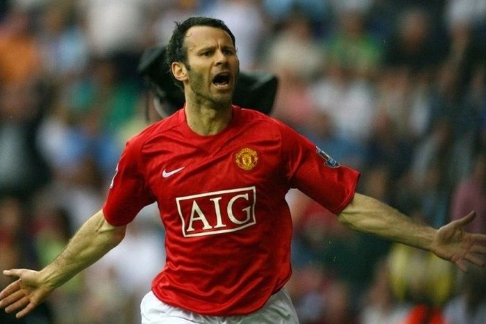 Huyền thoại Man Utd đóng cửa nhà hàng do nợ nần