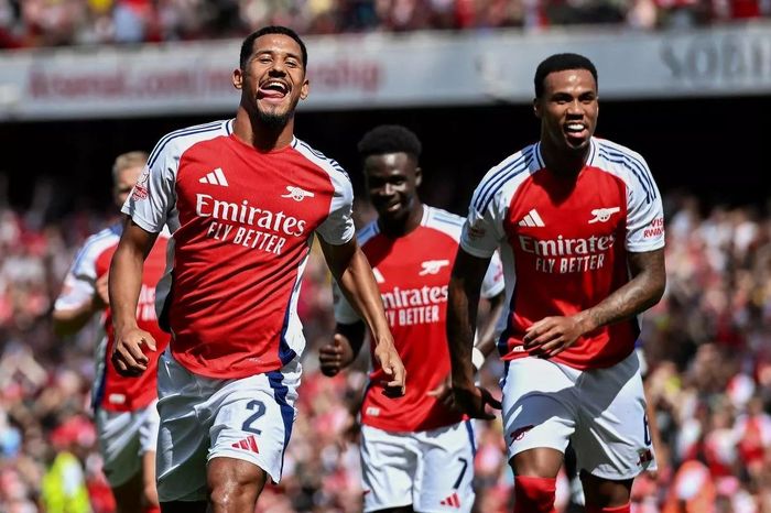 Arsenal đối mặt quyết định chuyển nhượng bom tấn sau khi Ronaldo tiếp cận