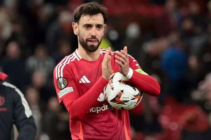 Bruno Fernandes thừa nhận học hỏi Ronaldo để lập kỷ lục lịch sử ở MU