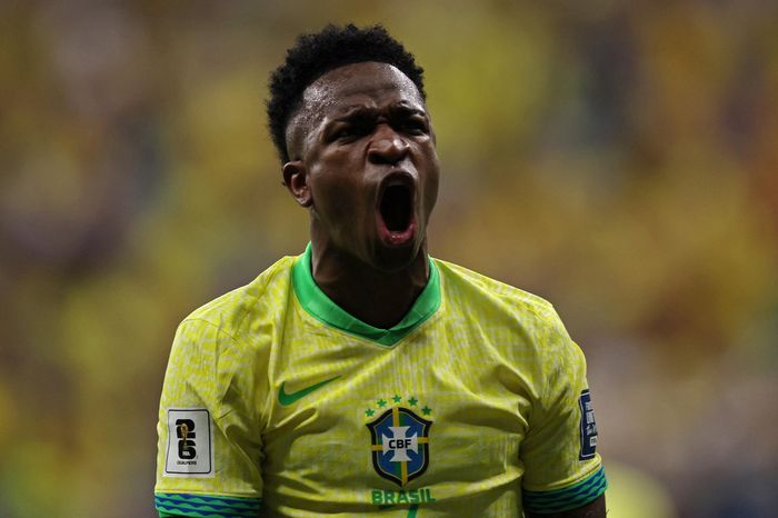 Vinicius ghi siêu phẩm từ khoảng cách 30 mét