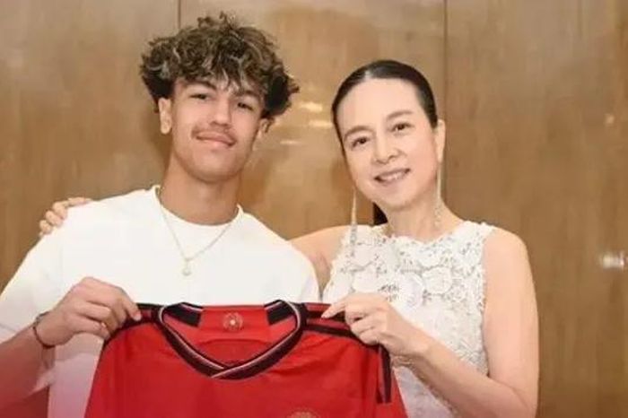 Sao trẻ Man Utd gia nhập đội tuyển Thái Lan