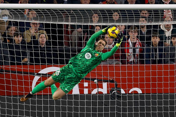 Szczesny đặt dấu chấm hết cho Pena