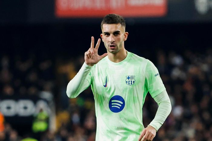 Tin tức về chuyển nhượng 22/3: MU ký Ferran Torres, Liverpool mua Camavinga