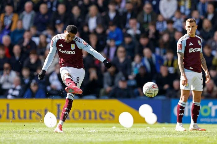 Cú đúp của Rashford giúp Aston Villa vào bán kết FA