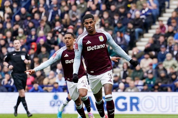 Rashford châm biếm Amorim khi ghi cú đúp bàn thắng