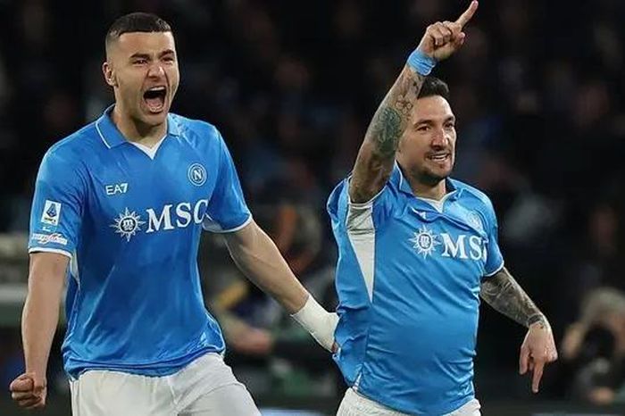 Napoli giành chiến thắng thuyết phục