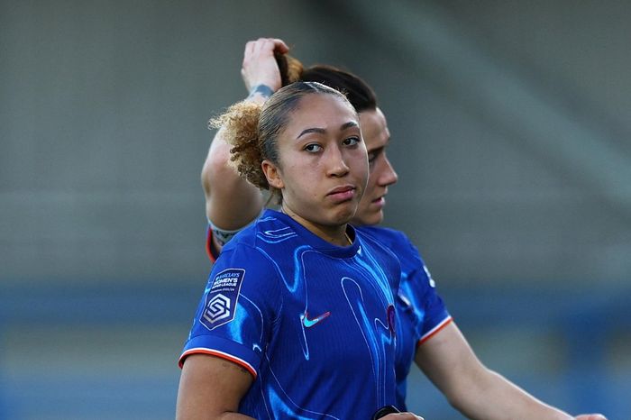 Chelsea bán đội nữ giá 200 triệu bảng