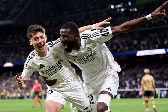 Thắng nghẹt thở bán kết Cúp Nhà vua, Real Madrid tiếp tục mơ 'cú ăn ba'