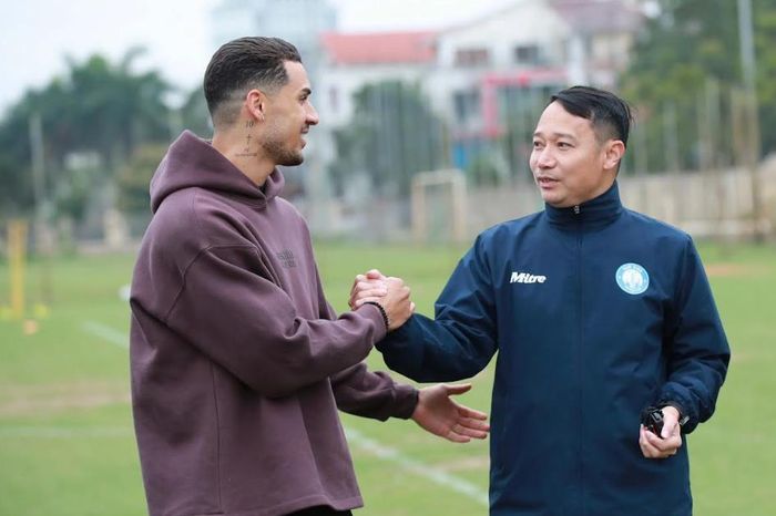 Nam Định chia tay công thần Hendrio