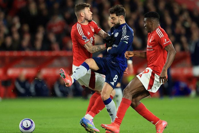 Sút 23 lần không ghi bàn, Man Utd thua đau