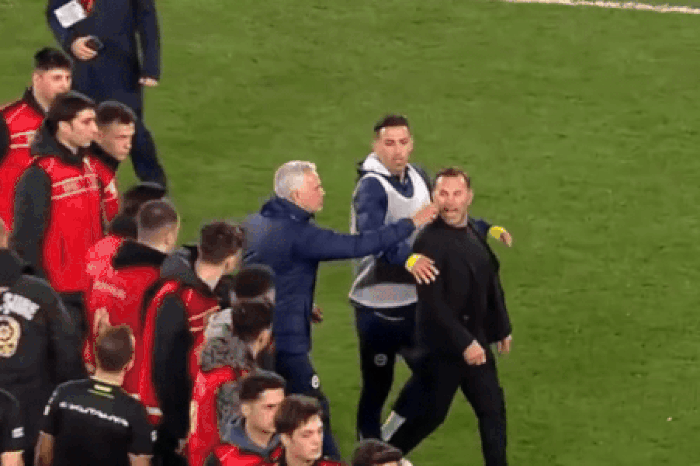 Mourinho bóp mũi đối thủ sau trận thua